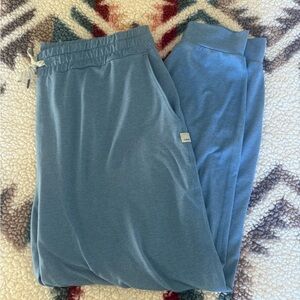 Vuori Women’s Performance Jogger Size XL Heathered Light Blue